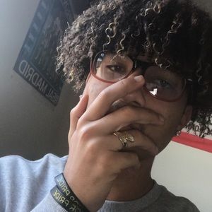 Meet your Posher, Cory